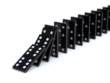 Falling dominoes